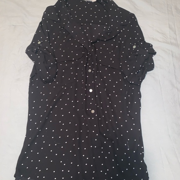 Button down - Picture 3 of 3